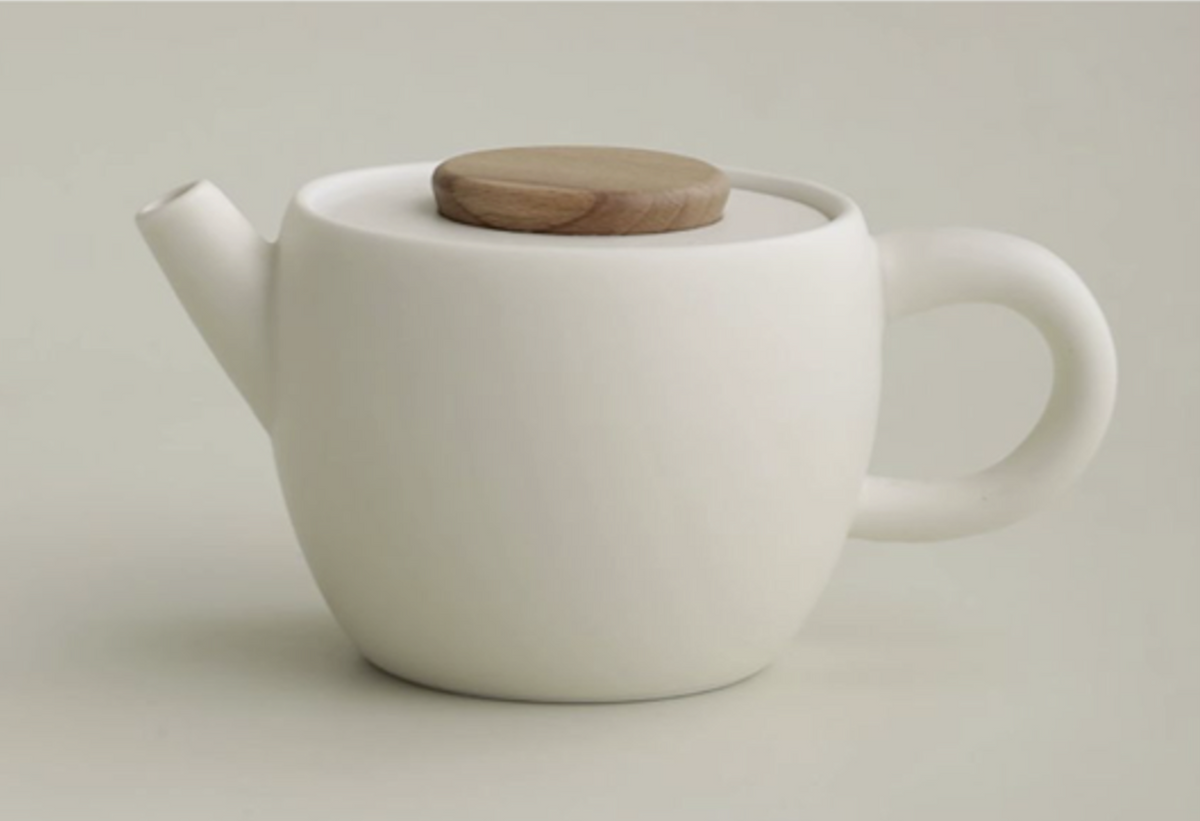 Wabi Sabi ceramic teapot with wooden lid, photo 4 – Simple Palette Singapore