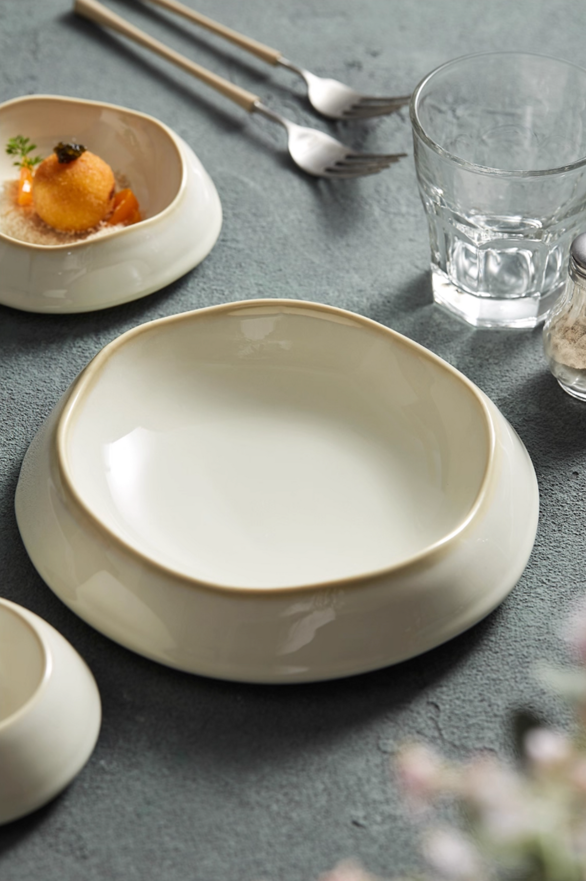 Irregular-shaped porcelain deep plates, photo 1 – Simple Palette Singapore