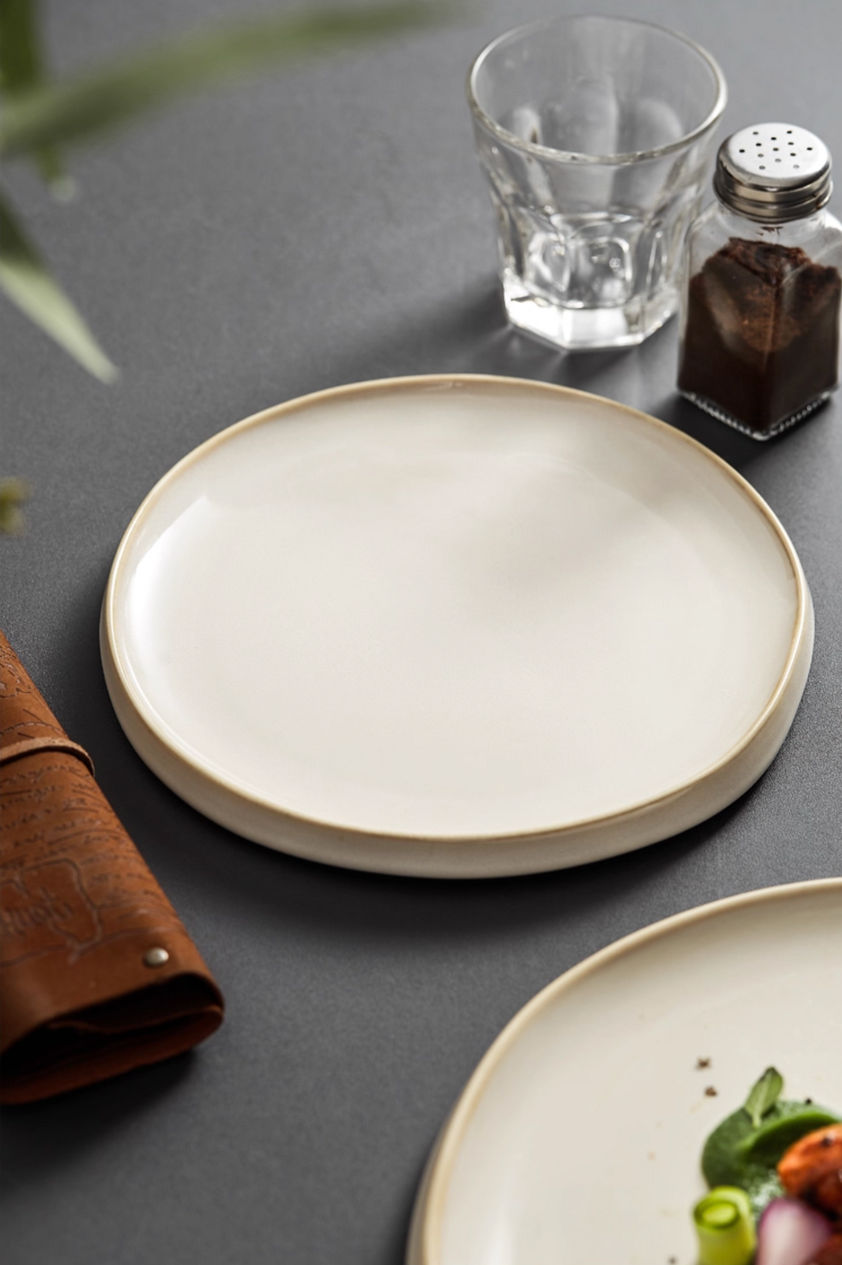 Irregular-shaped glossy porcelain flat plate, photo 4 – Simple Palette Singapore