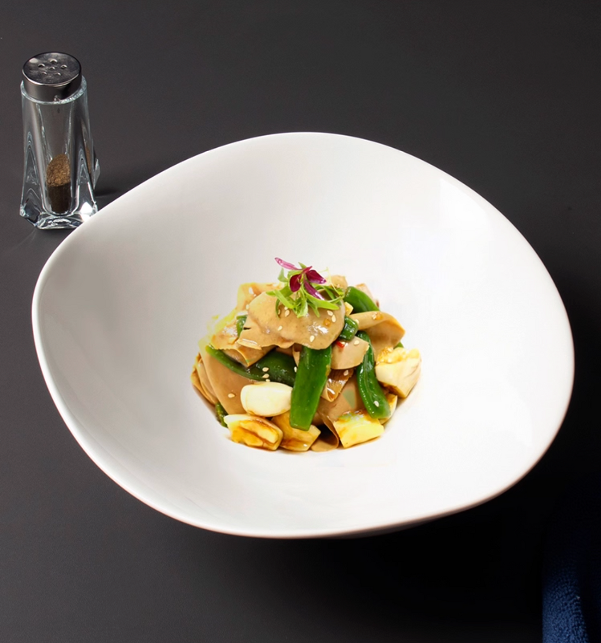 Luna shape white porcelain bowl, photo 5 – Simple Palette Singapore