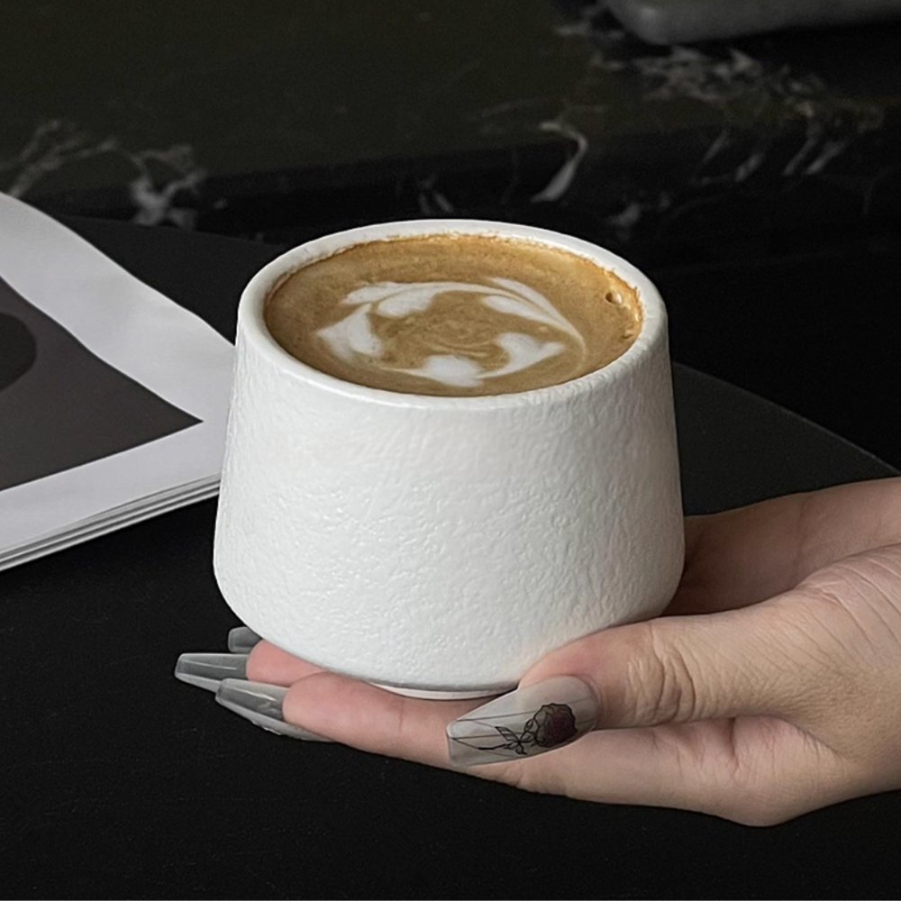 Textured ceramic coffee cup for professional use